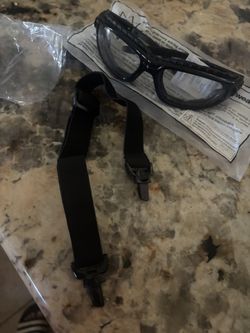 8 Pairs of Ironwear Safety Glasses