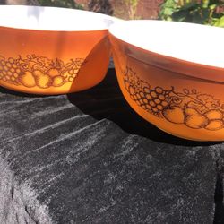 Two Vintage Pyrex Old Orchard Bowls. One With Handles 475-B 2-1/2 qt and Round 403 - 2 qt