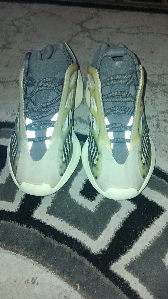 Adidas Yeezy 700s