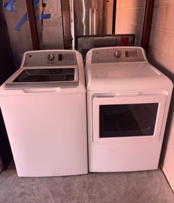 White GE Washer And Electric Dryer Matching Set