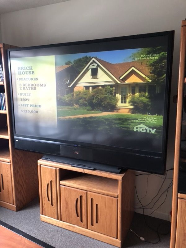 1080p JVC high definition 72” rear projection Tv black cabinet with excellent picture