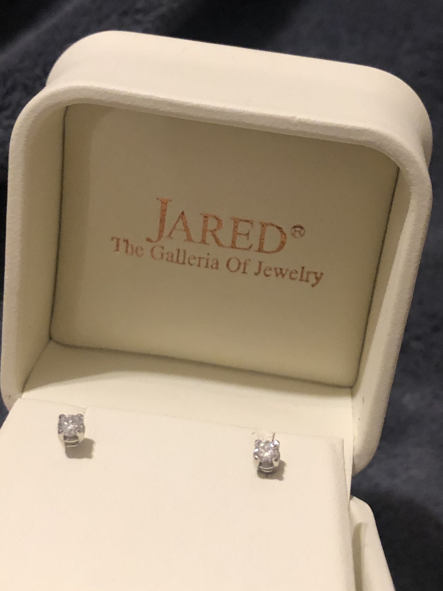 Jared 1/4 diamond earrings