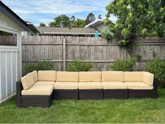 OUTDOOR WICKER MODULAR SECTIONAL COUCH