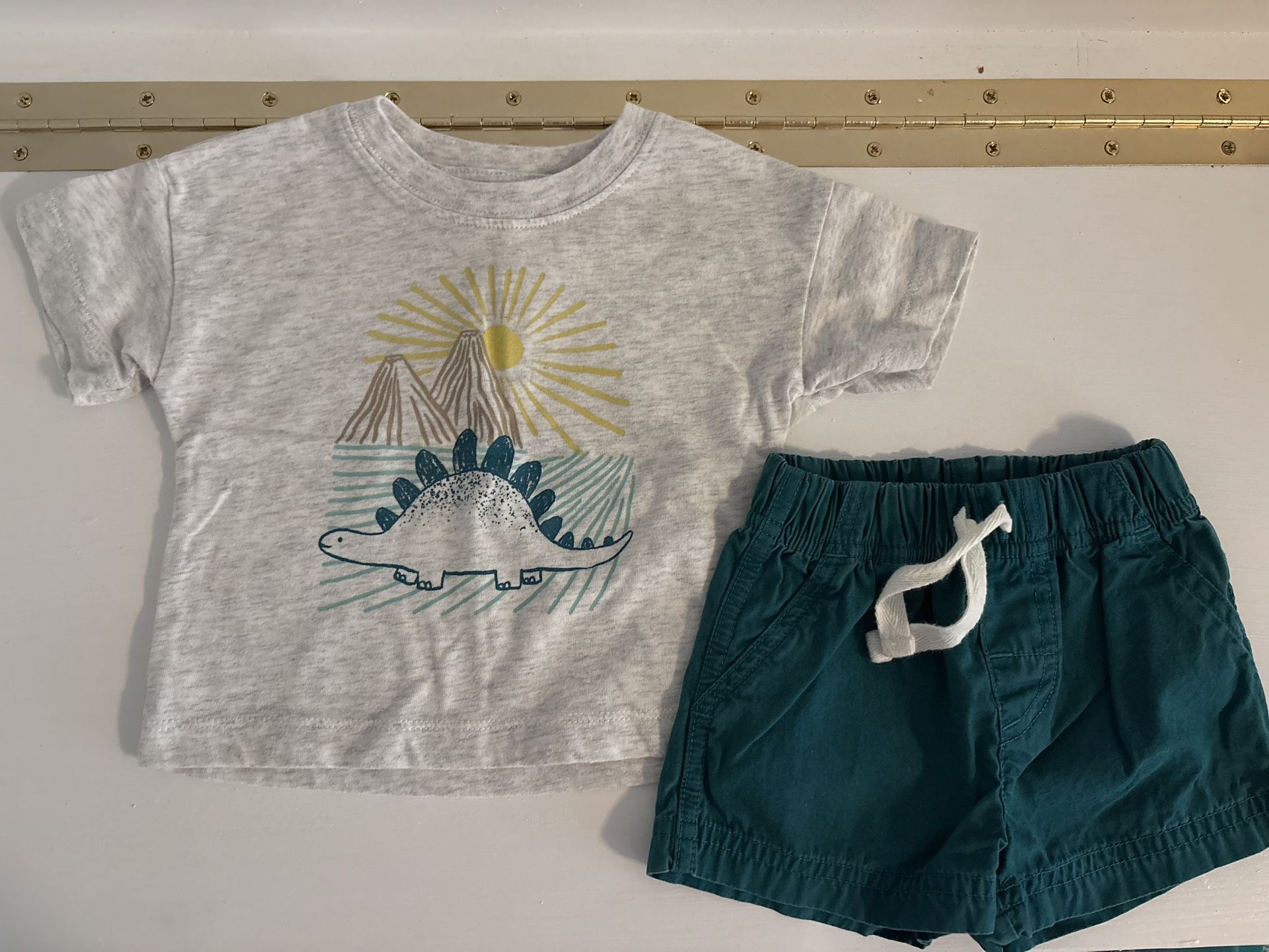 Carters 3-6 Month T-shirt/shorts Outfit