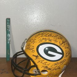 green bay packers signed helmet by  Favre & Rodgers & Woodson + others & c.o.a.