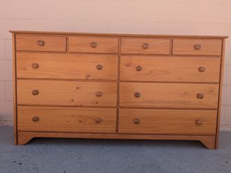 Pine dresser