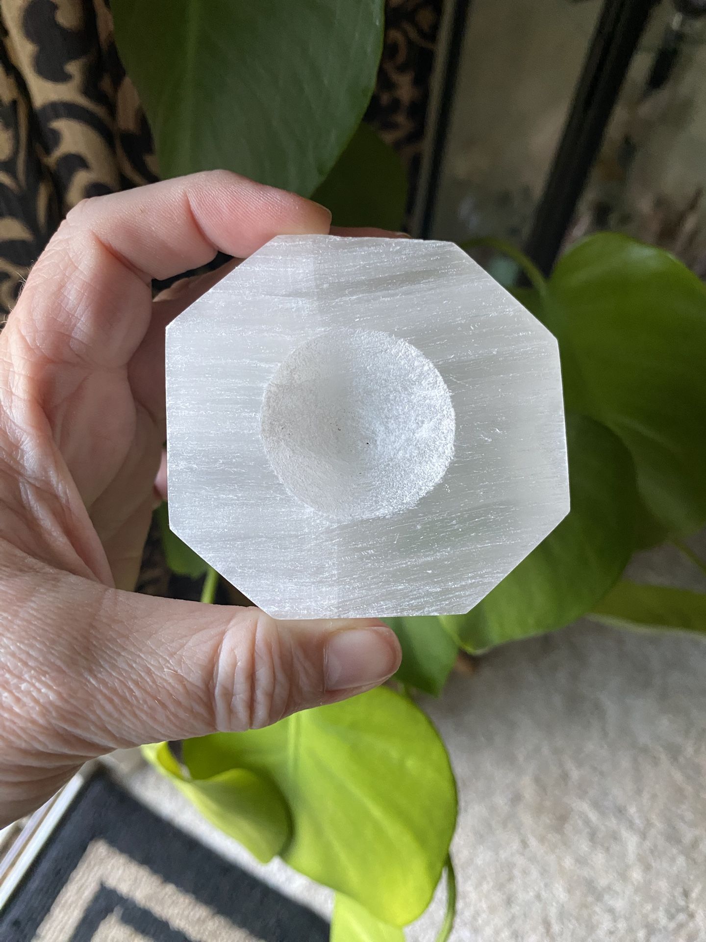 Selenite Sphere Holder