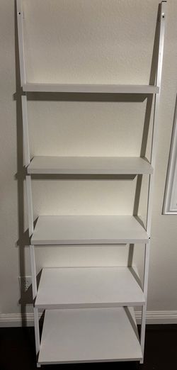 Wall shelves