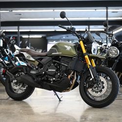 2024 MOTO MORINI SEIEMEZZO SCR