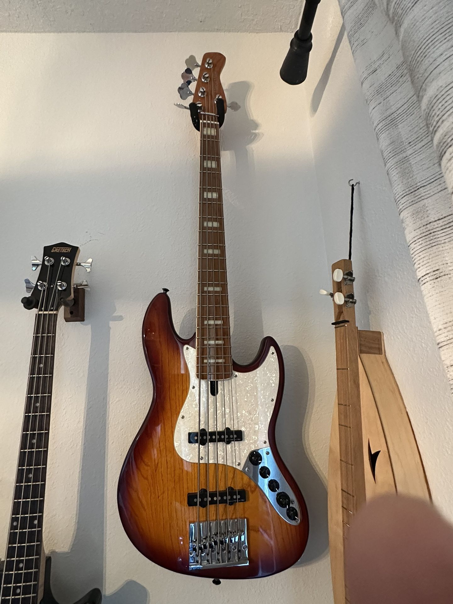 Sire Marcus miller V8 5-String - Sunburst