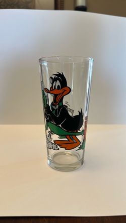 Looney Tunes Daffy Duck Pepe Le Pew Glass 1976 Pepsi