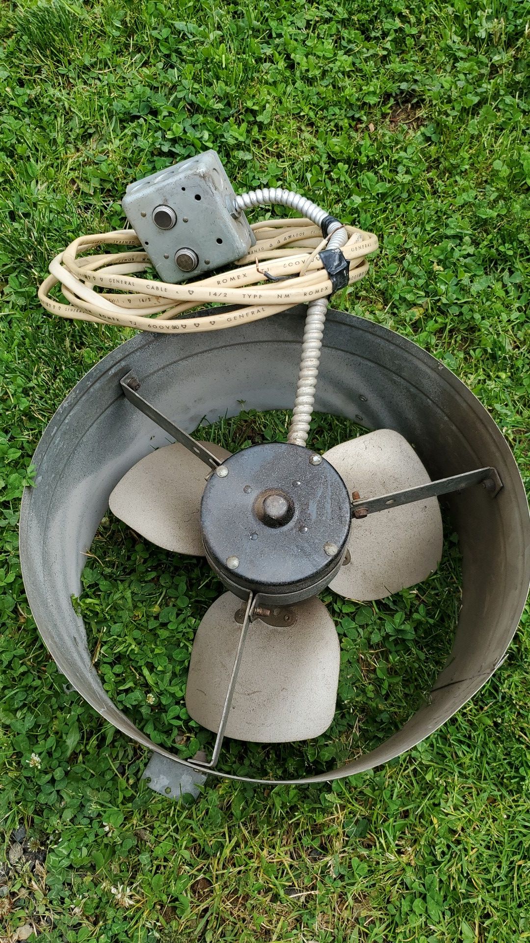 Attic fan