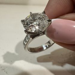 IGI Certified 5ct Lab Grown in Cathedral Setting with 8 Side Natural Diamonds