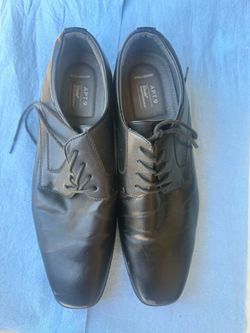 Men’s size 13 dress shoes