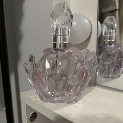 Ariana Grande R.E.M perfume