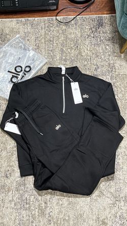 Black quarter zip set
