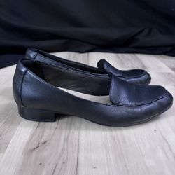 Clarks Leather Loafers 8.5 Womens