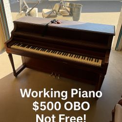 Vintage Hardman Peck Piano – Plays Great