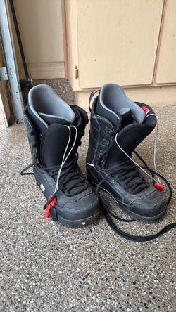 Burton snowboard boots 9