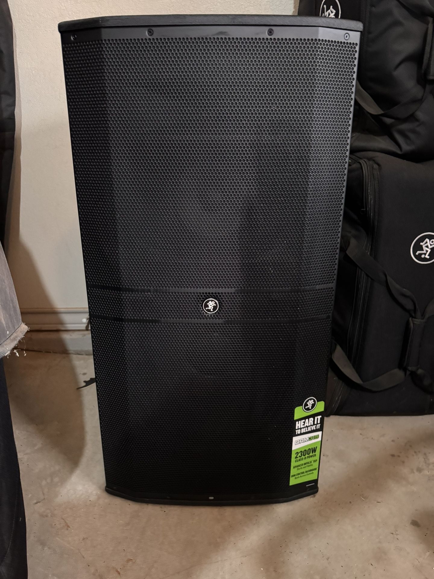 Mackie DRM-(contact info removed)W Powered Loudspeaker – Excellent Condition w/ Cover – $999