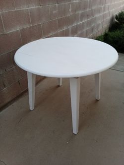 White Round Wood Dining Table