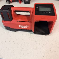 Milwaukee Tire Inflator 
