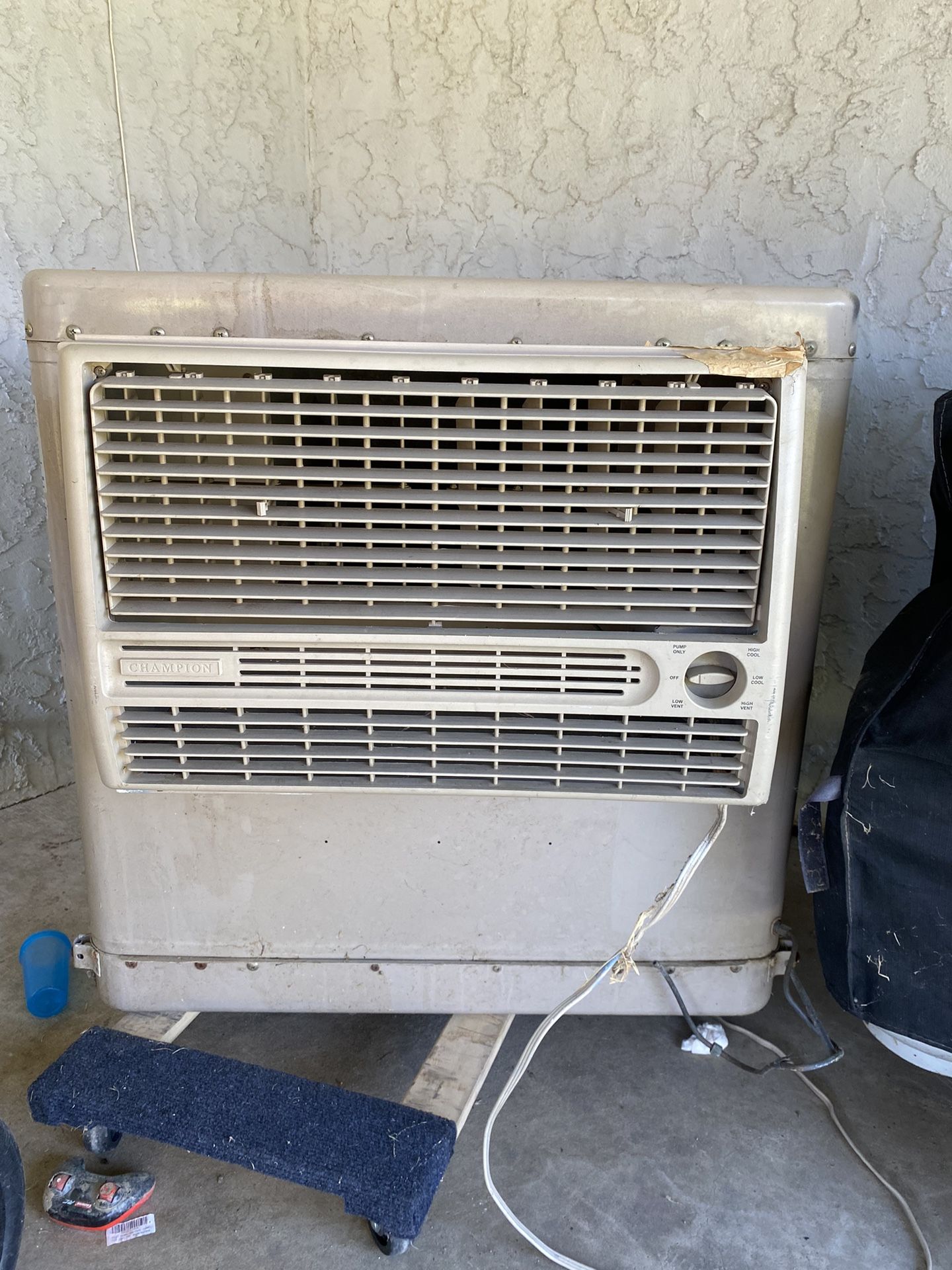 Champion RWC44 Window Evaporative Cooler