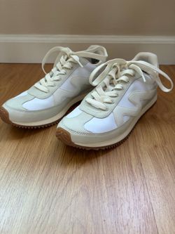 Women’s Mercedes Sneakers Universal Thread Size 7.5