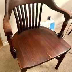 Beautiful 1928 Bankers Chair