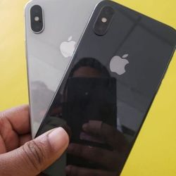 iPhone X 64Gb Unlocked Comes with all accessories