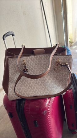 Michael Kors purse