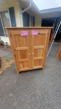 Amish made Natural pine cabinet/pantry