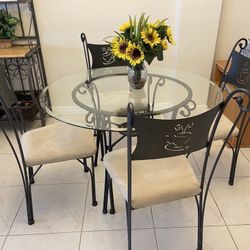 Dining Table (glass) and 5 Chairs 