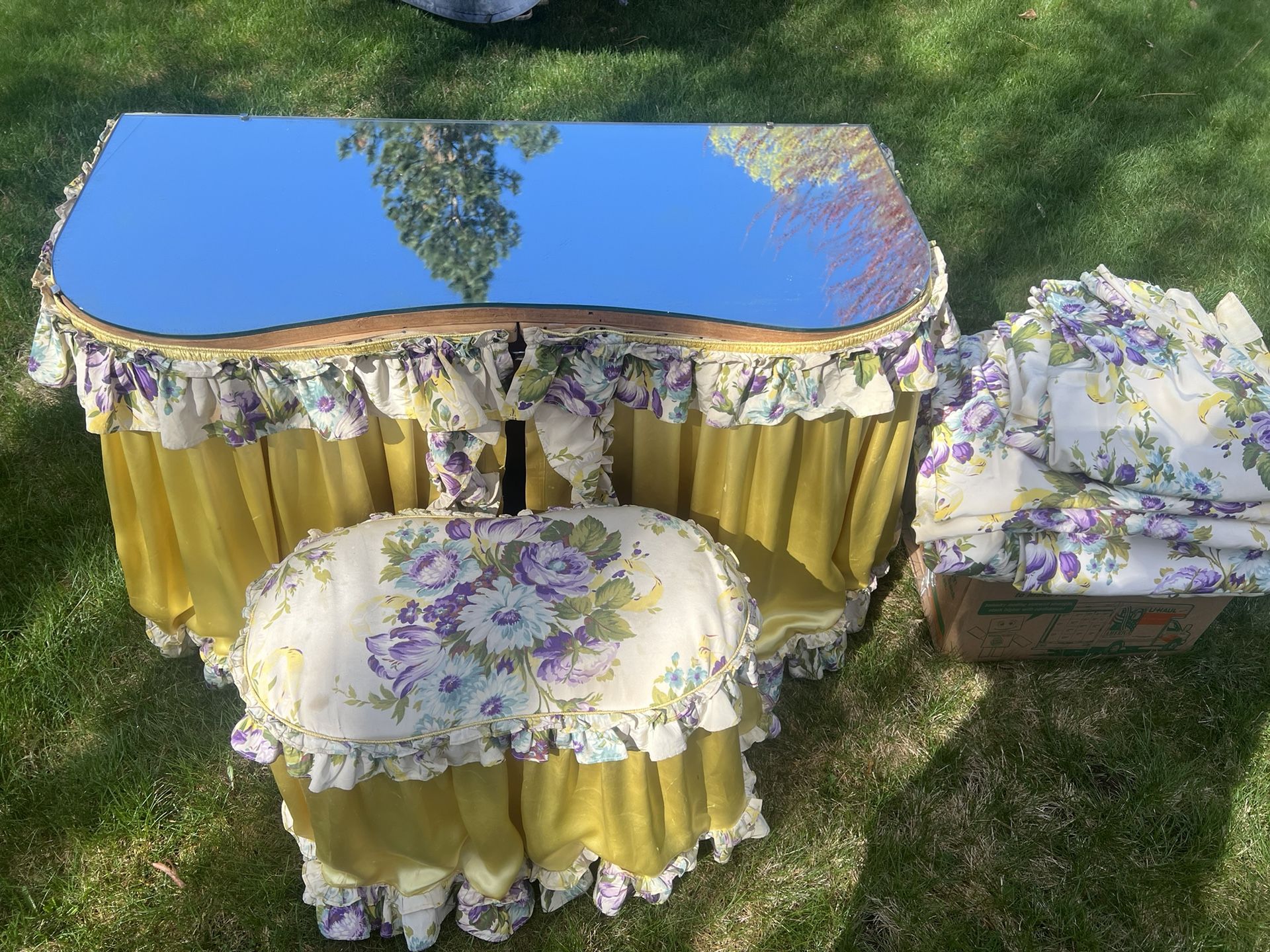 Darling authentic floral, vintage Vanity and Stool