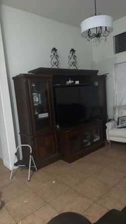 Entertainment center