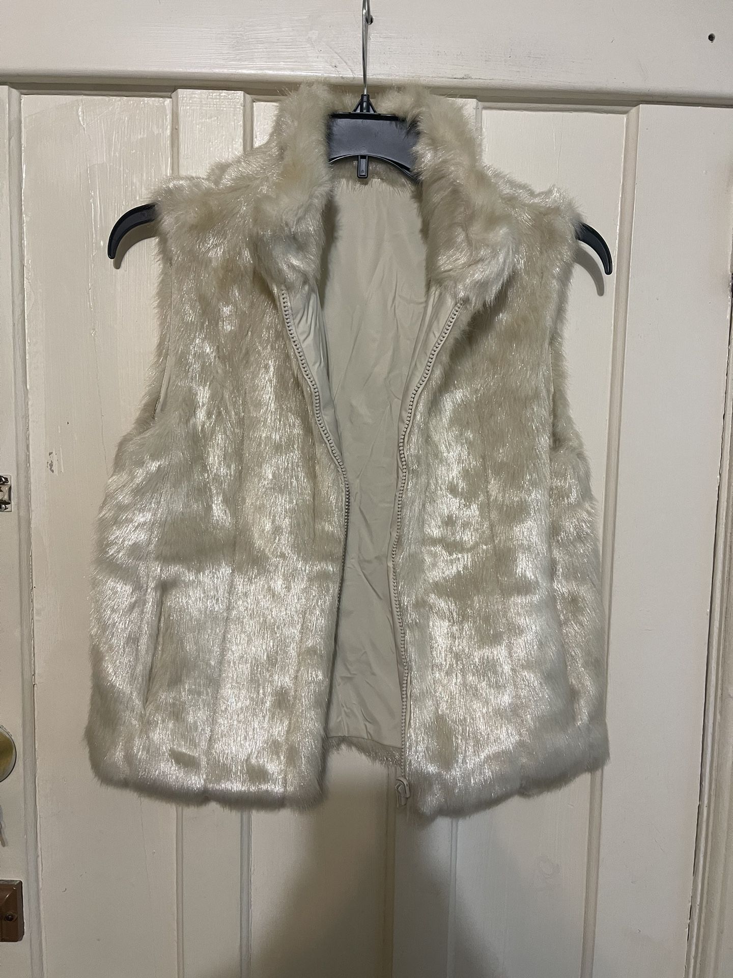 Dressbarn Reversible Women’s Fur Vest size/Small