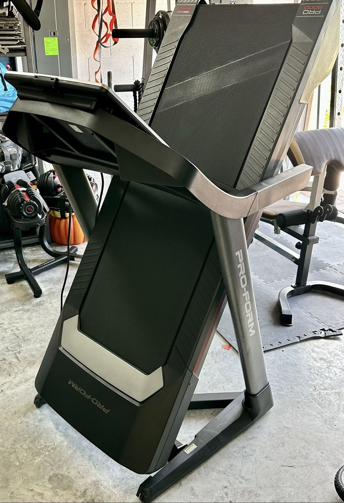 ProForm Pro 5000 Smart Treadmill with 14” Touchscreen