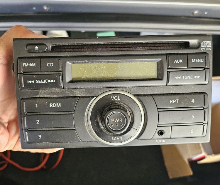 2010-2012 Nissan Versa Radio AM FM Cd Player Receiver 