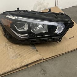 2020-2023 W118 CLA250 MERCEDES BENZ RIGHT PASSENGER SIDE HEADLIGHT COMPLETE WITH MODULES 