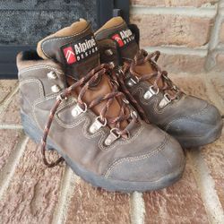 Women's Alpine Design Hiking Boots - Size 5