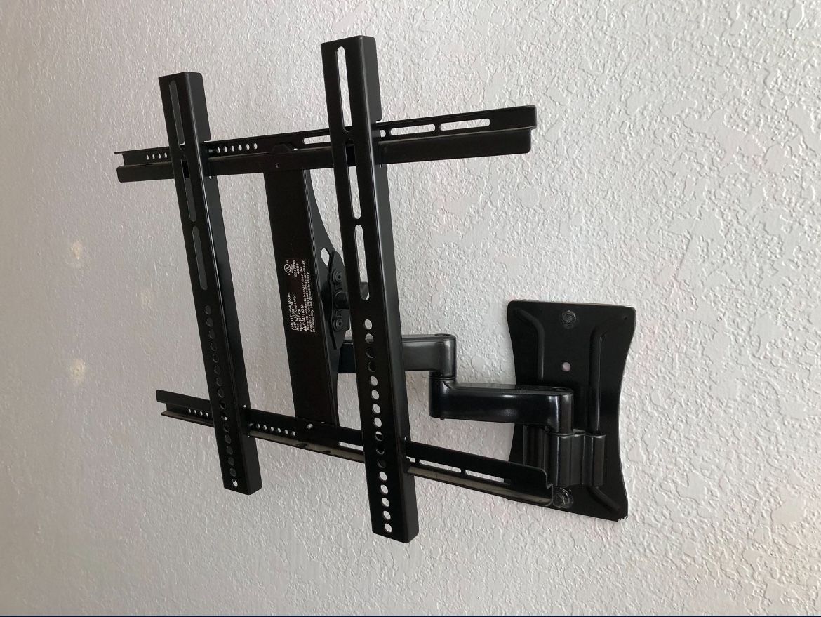 Sanus 26”-47” TV Wall Mount