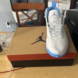 Jordan 12 Retro “White University Blue” (2004)