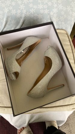 BADGLEY MISCHKA shoes size. 5.5