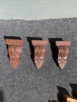 Curtain rod holders. 3- pc for 10$ 