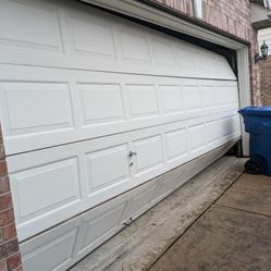 Puerta De garage/Garage Door 