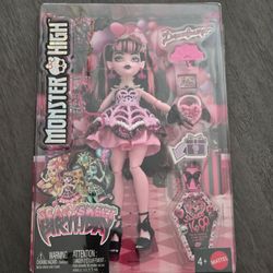 Monster High Scary Sweet 1600 Birthday Draculaura PINK Doll Party Dress Sealed
