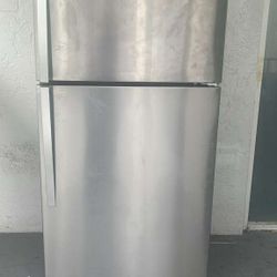 Whirlpool refrigerator 