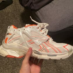 Balenciaga runner
