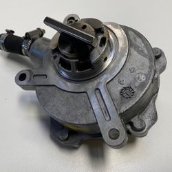 BMW E60 545i 550i E65 E66 POWER BRAKE BOOSTER VACUUM PUMP