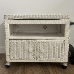 TV Stand Wicker With Swivel Top